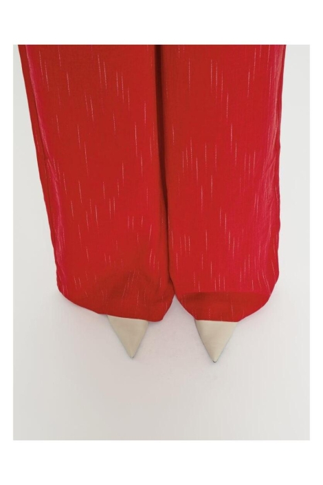 Peppercorn rode dames broek | Close up