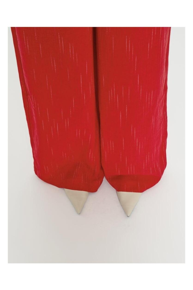 Peppercorn rode dames broek | Close up