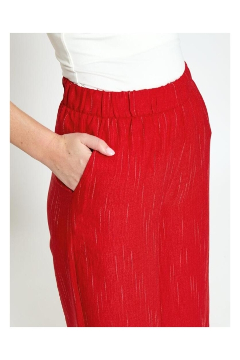 Peppercorn rode dames broek | Close up