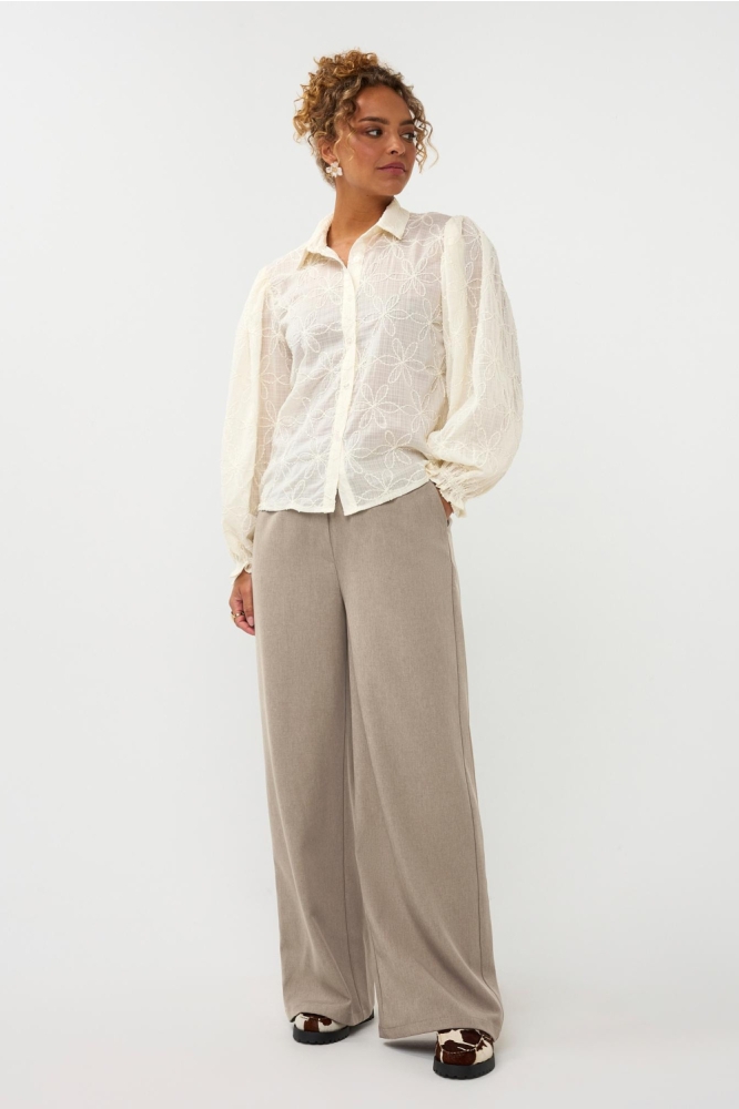 Ydence zand dames broek | Model