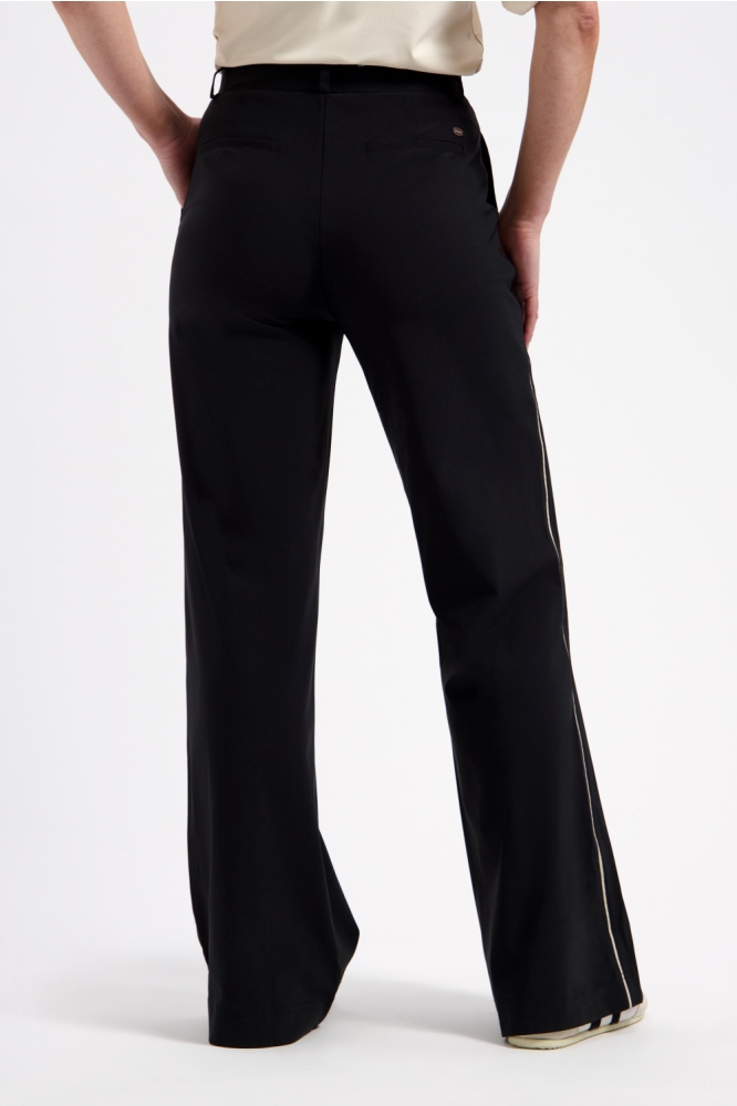 Lady Day zwarte dames broek | Model achteraanzicht