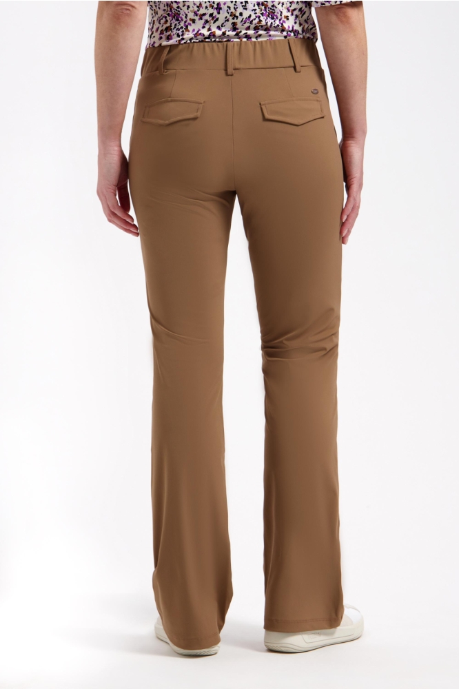 Lady Day camel dames broek | Model achteraanzicht