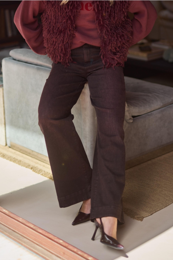 Nukus bordeaux dames jeans | Sfeerbeeld, In situatie