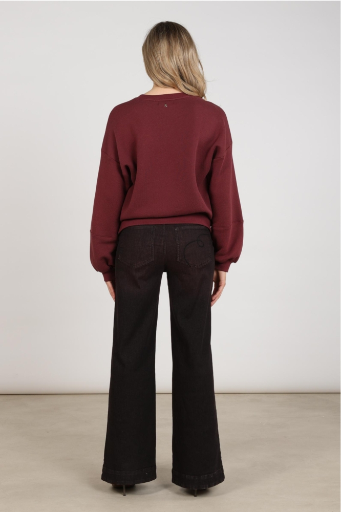 Nukus bordeaux dames jeans | Model