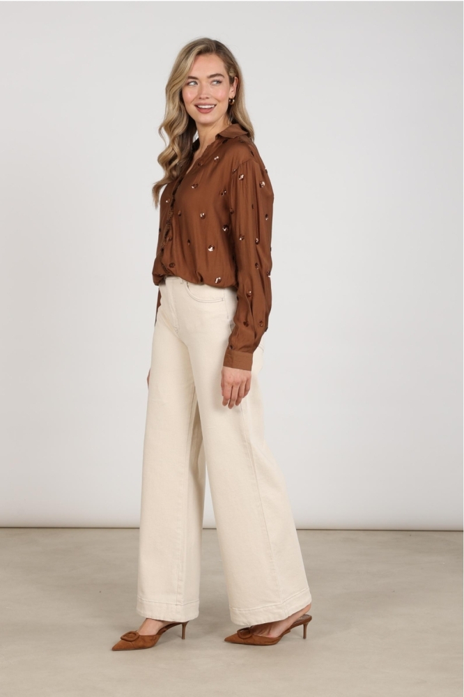 Nukus beige dames jeans | Model zijaanzicht