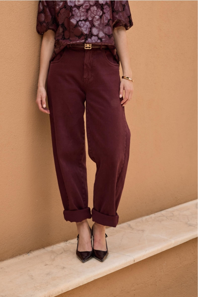 Nukus bordeaux dames jeans | Sfeerbeeld, In situatie