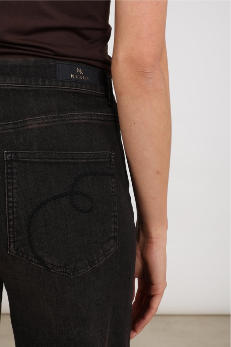 Nukus bruine dames broek | Close up