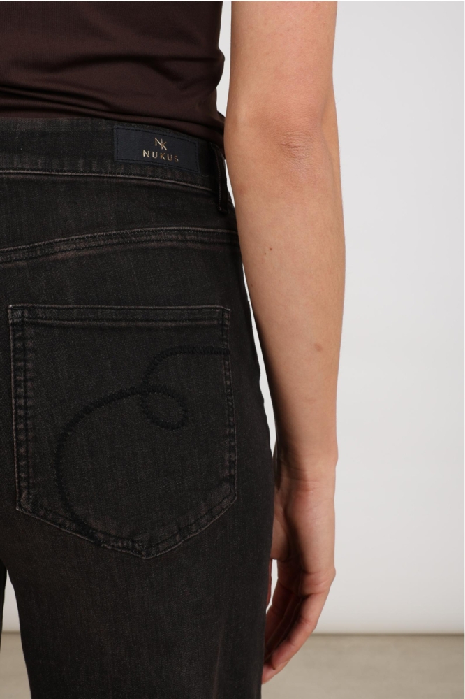 Nukus bruine dames broek | Close up
