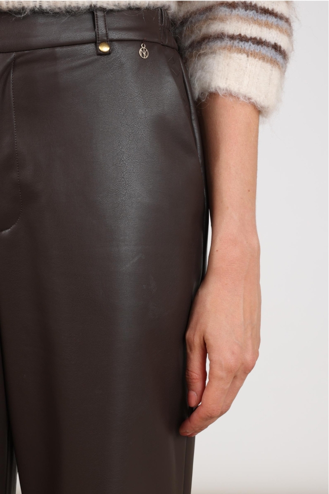 Nukus bruine dames broek | Close up