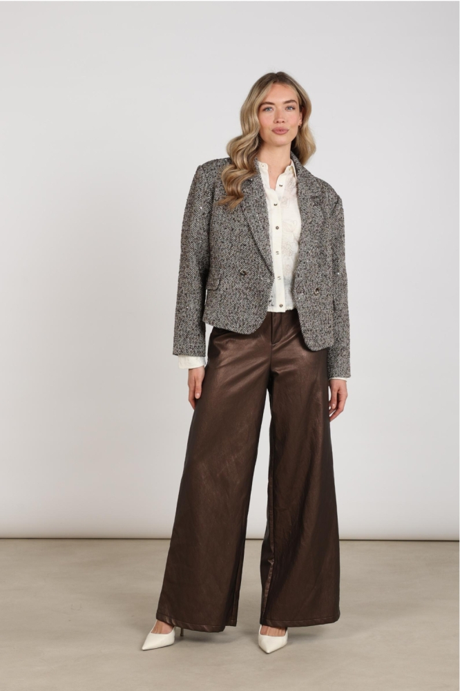 Nukus bruine dames broek | Model