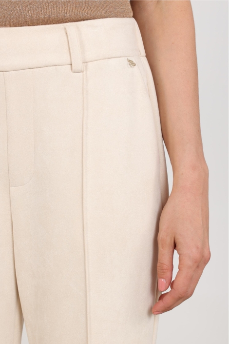 Nukus beige dames broek | Close up