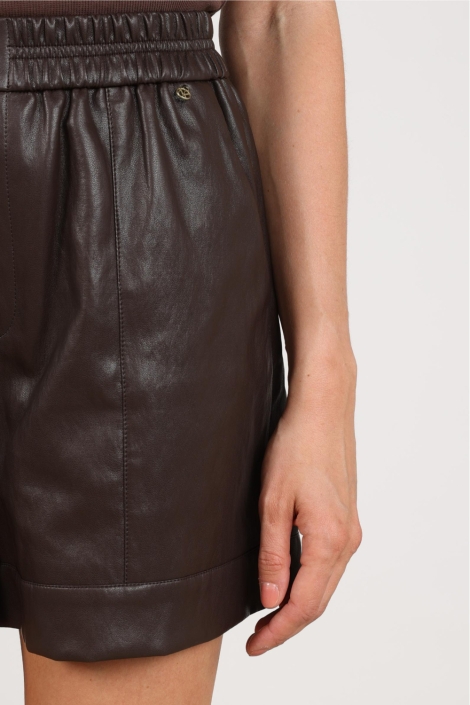 Nukus bruine dames korte broek | Close up