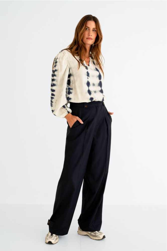 Zizo blauwe dames broek | Model