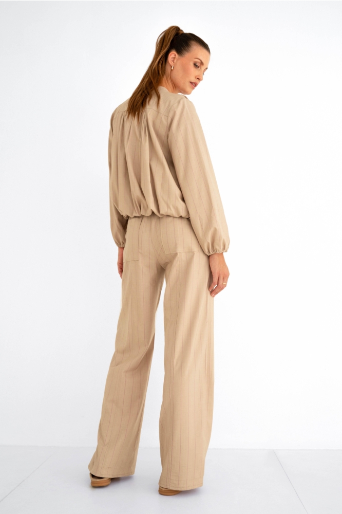 Zizo beige dames broek | Model achteraanzicht