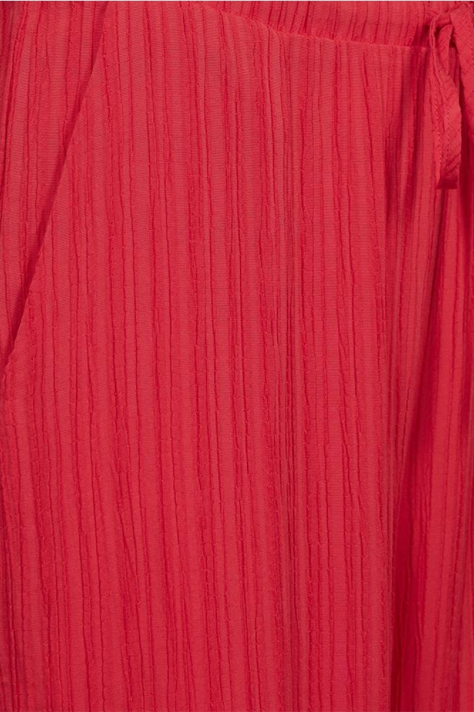 Freequent rode dames broek | Close up