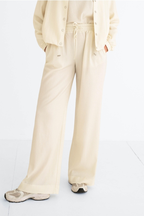 Maicazz beige dames broek | Model vooraanzicht