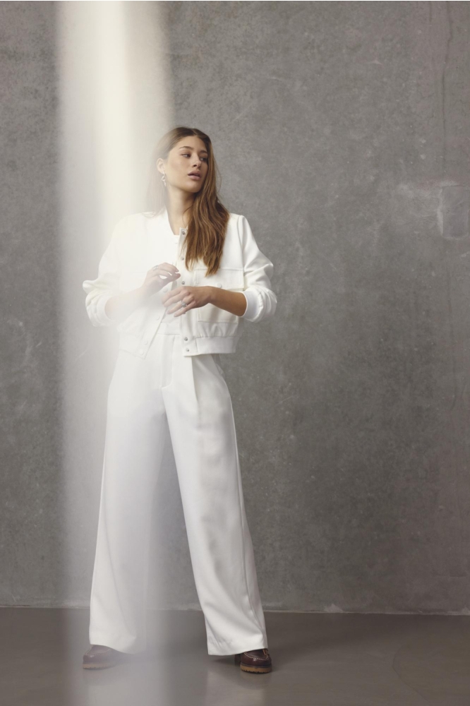 SisterS point witte dames broek | Sfeerbeeld, In situatie