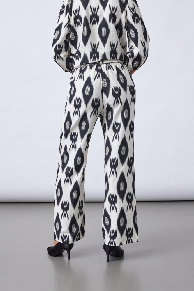 SisterS point beige dames broek | Model achteraanzicht