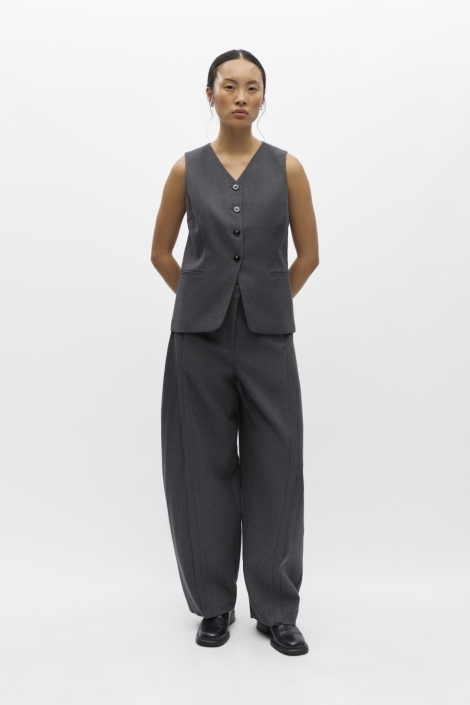Object grijze dames broek | Model