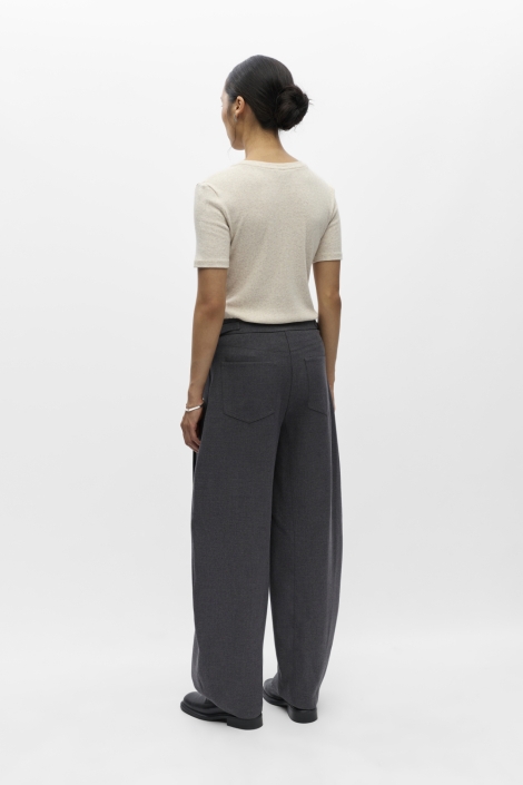 Object grijze dames broek | Model