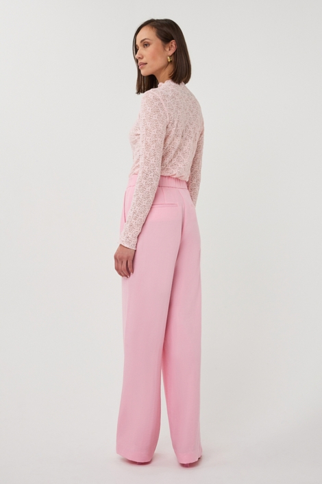 EsQualo roze dames broek | Model achteraanzicht