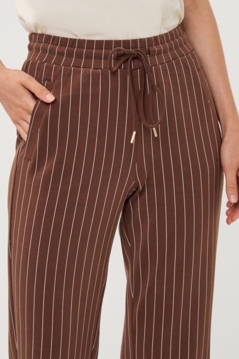 EsQualo bruine dames broek | Close up