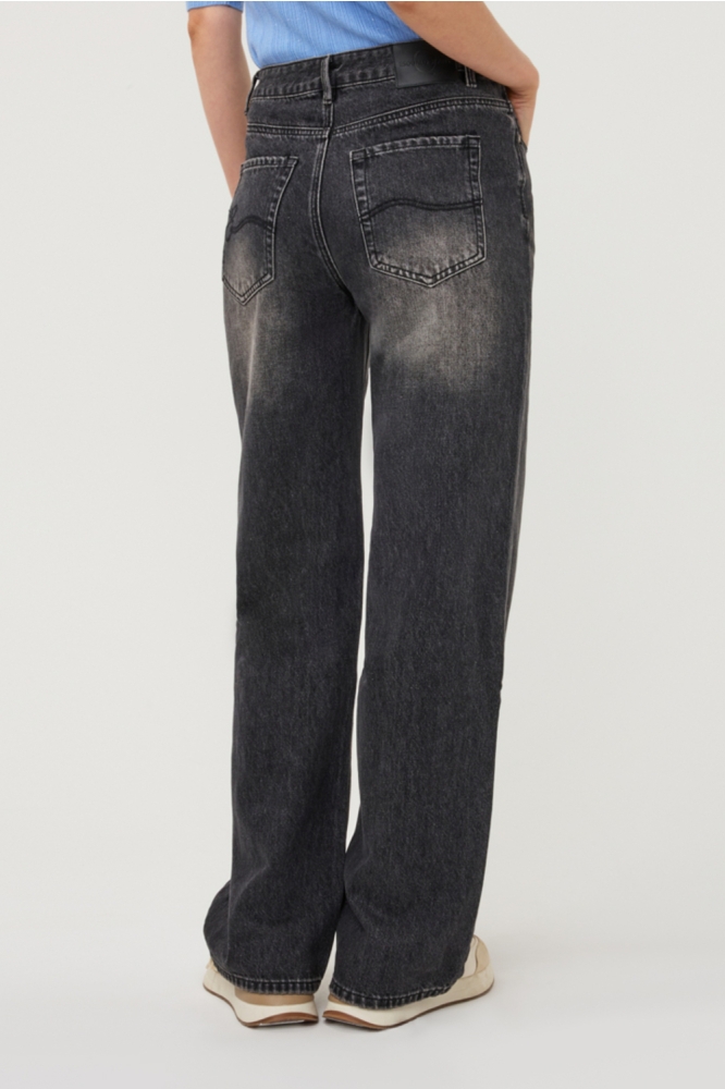 EsQualo grijze dames jeans | Model achteraanzicht