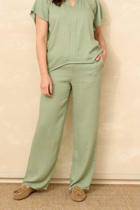 FOS Amsterdam groene dames broek | Model vooraanzicht