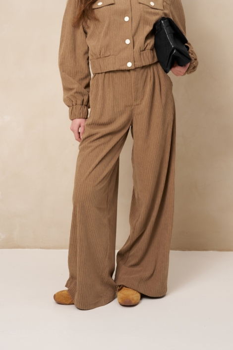 Lofty Manner taupe dames broek | Model vooraanzicht