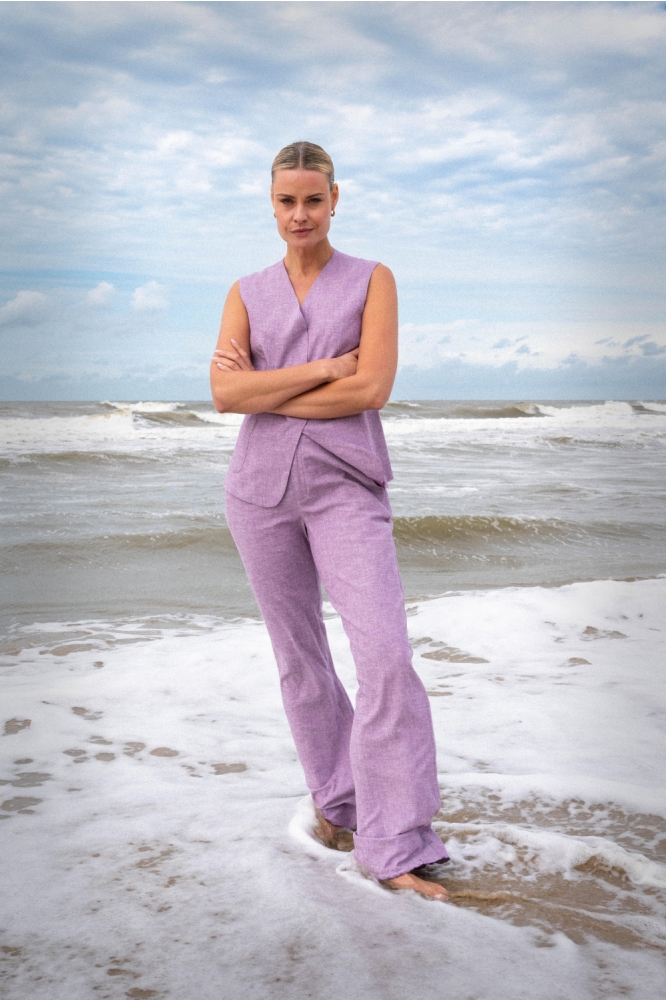 Zizo paarse dames broek | Model