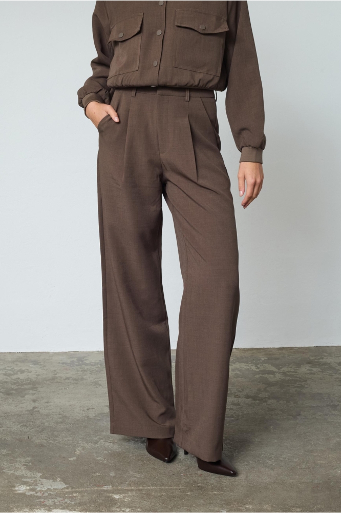 SisterS point bruine dames broek | Model vooraanzicht