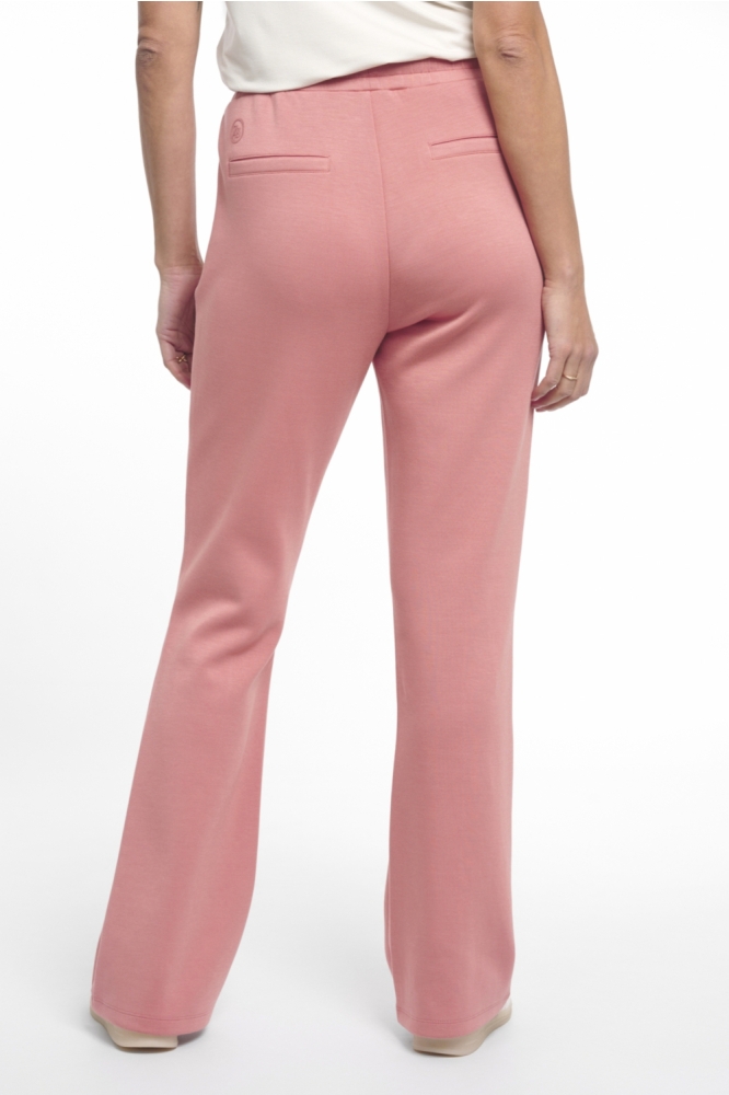 Zoso roze dames broek | Model achteraanzicht