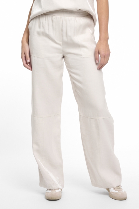 Zoso beige dames broek | Model vooraanzicht