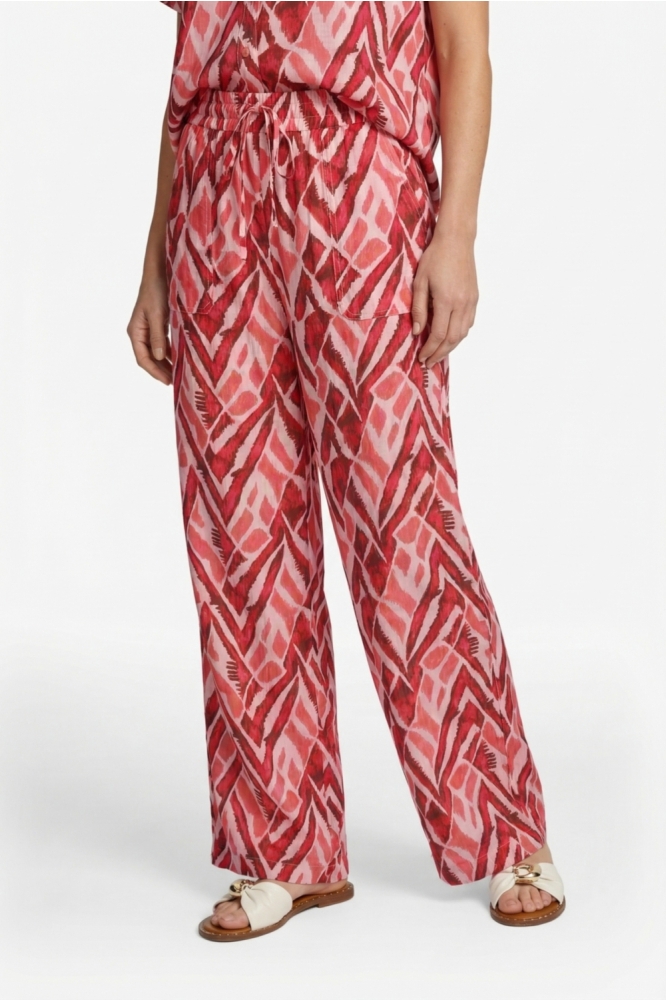 C&S The Label roze dames broek | Model vooraanzicht