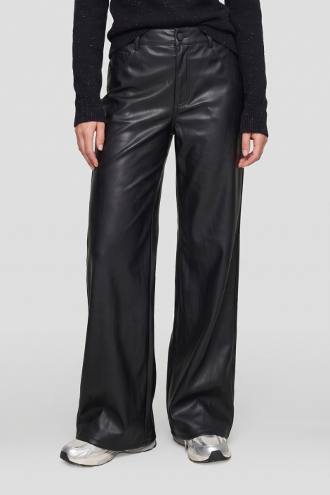 C&S The Label zwarte dames broek | Model vooraanzicht