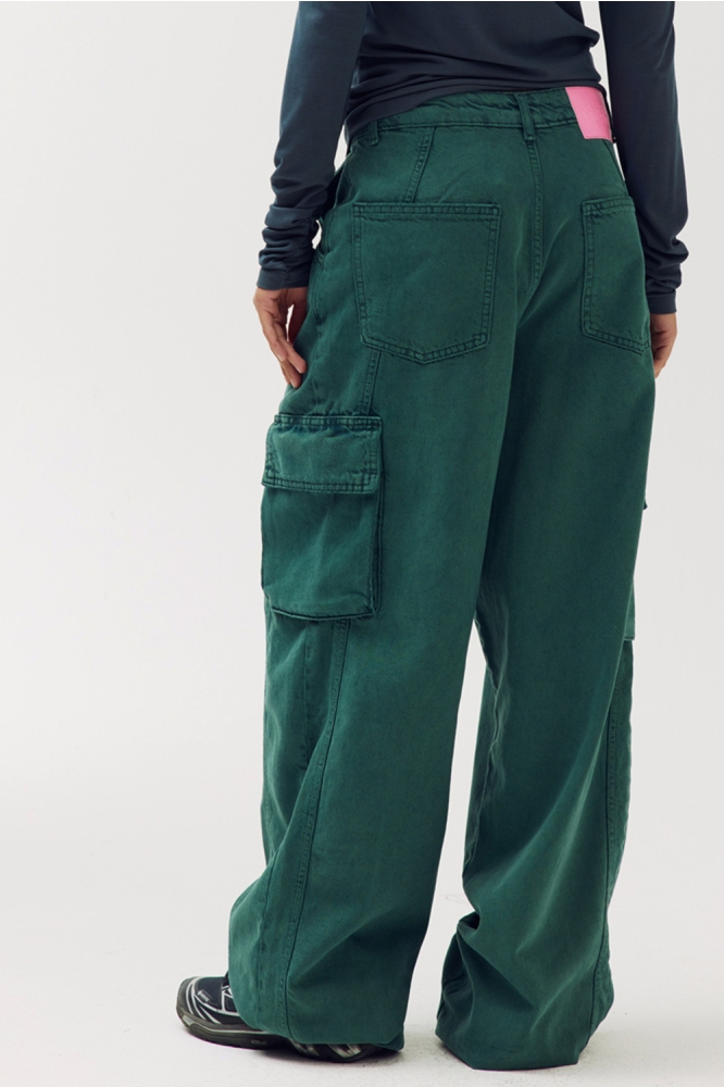 Harper & Yve groene dames jeans | Model achteraanzicht