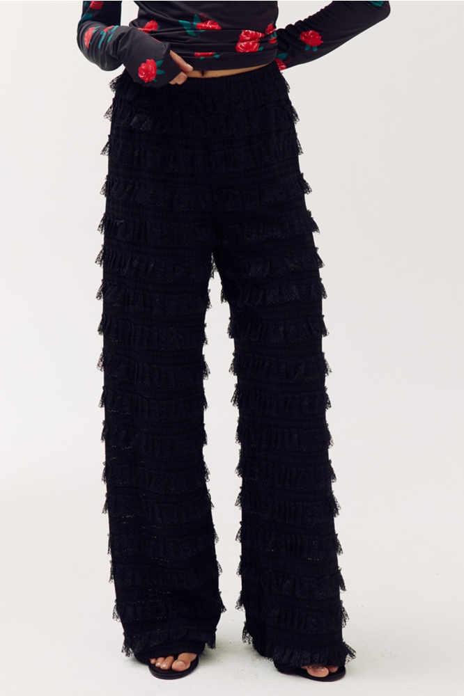 Harper & Yve zwarte dames broek | Model vooraanzicht