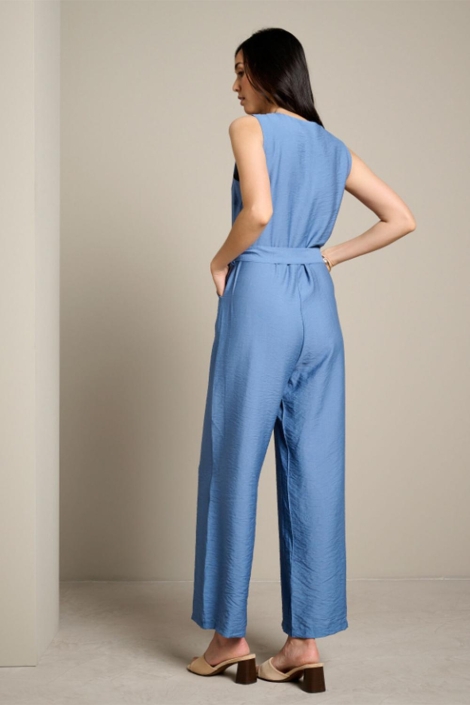 LolaLiza blauwe dames jumpsuit | Model achteraanzicht