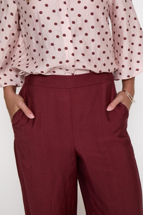 Minus bordeaux dames broek | Close up