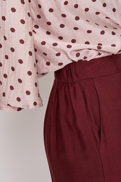 Minus bordeaux dames broek | Close up