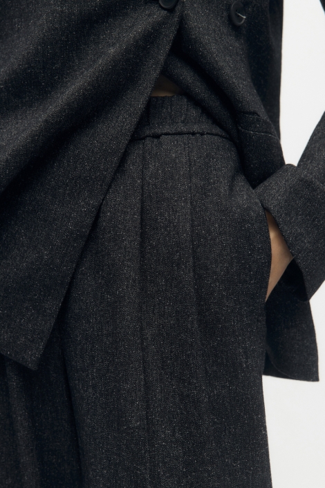 Object zwarte dames broek | Close up