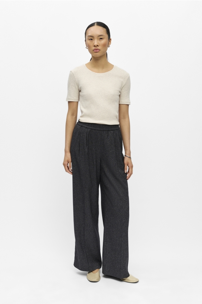 Object zwarte dames broek | Model