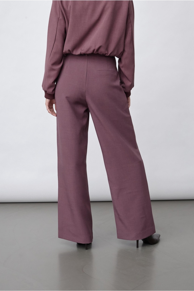 SisterS point bordeaux dames broek | Model achteraanzicht