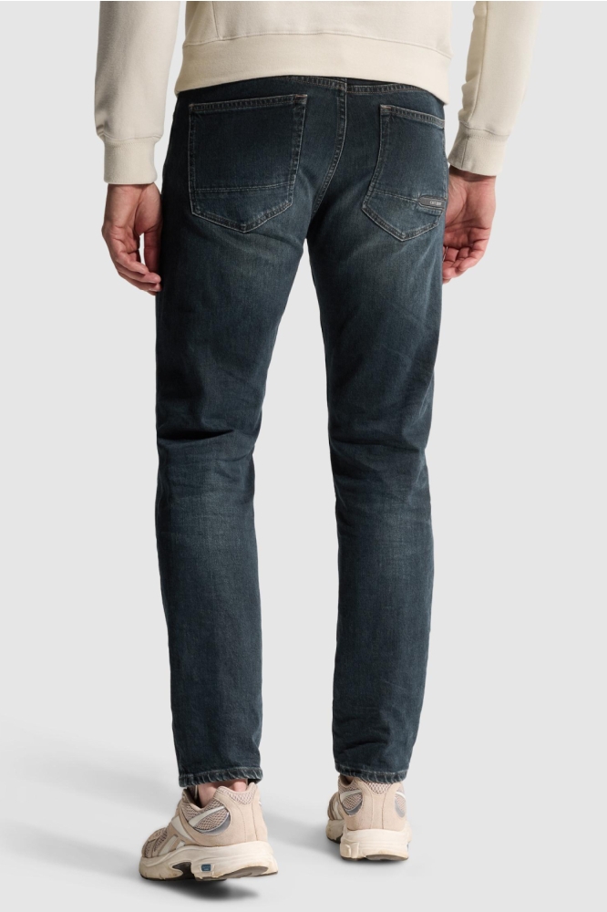 Cast Iron blauwe heren jeans | Model achteraanzicht