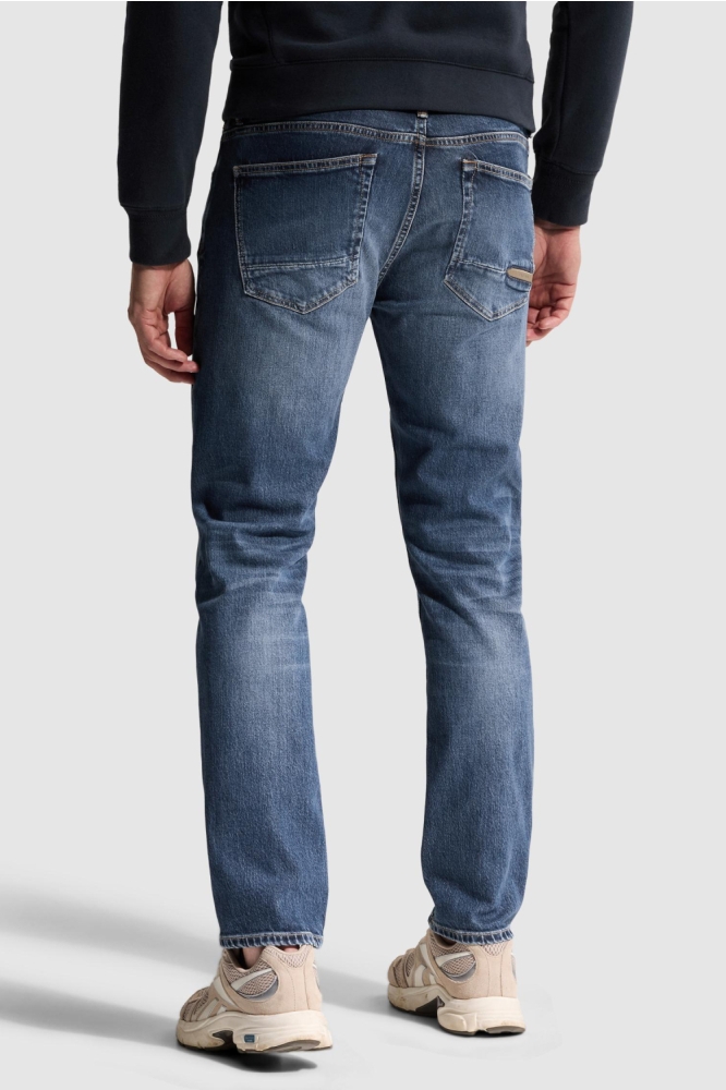 Cast Iron blauwe heren jeans | Model achteraanzicht
