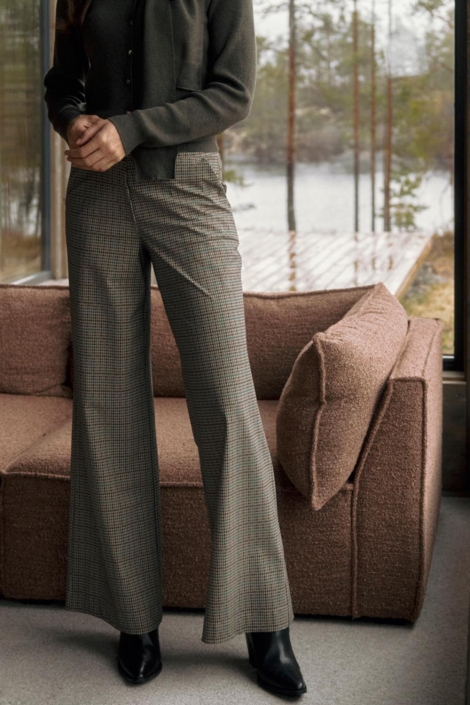 Lady Day blauwe dames broek | Sfeerbeeld, In situatie