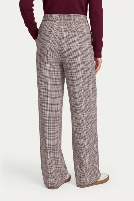 C&S The Label multi color dames broek | Model achteraanzicht