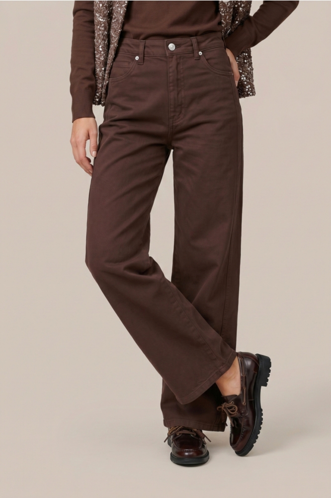 C&S The Label bruine dames broek | Model vooraanzicht