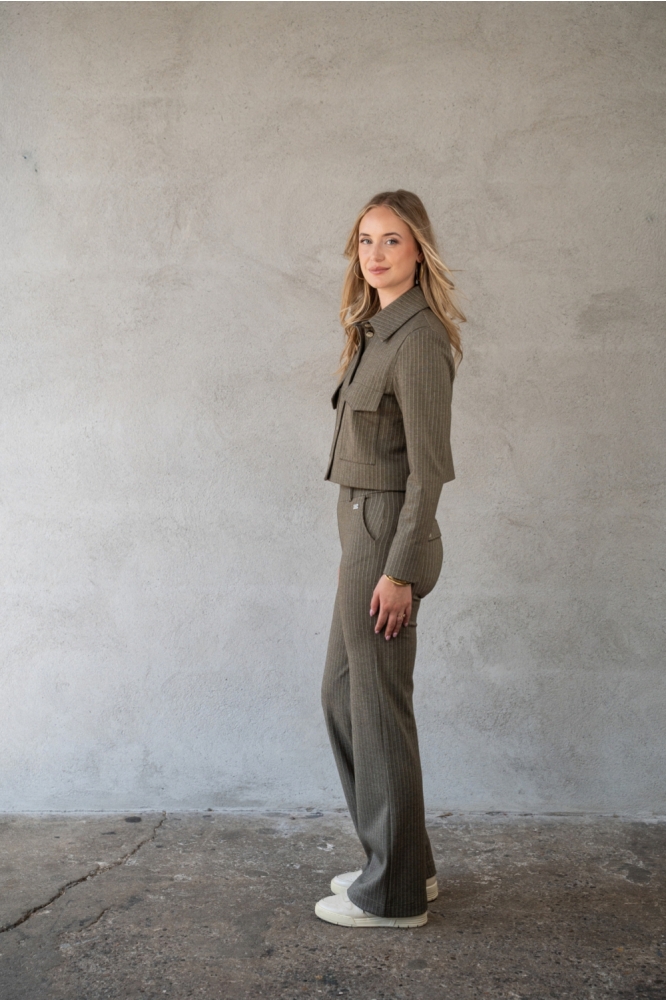 TQ Amsterdam groene dames broek | Model