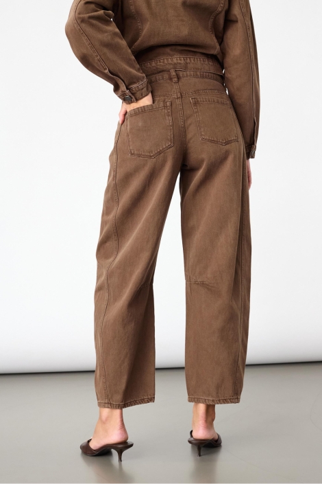 SisterS point bruine dames jeans | Model achteraanzicht